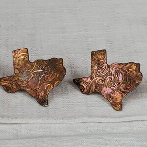 Vintage Metal Texas Cut Floral Etched Metal Bronze Finish Earrings SET OF 2